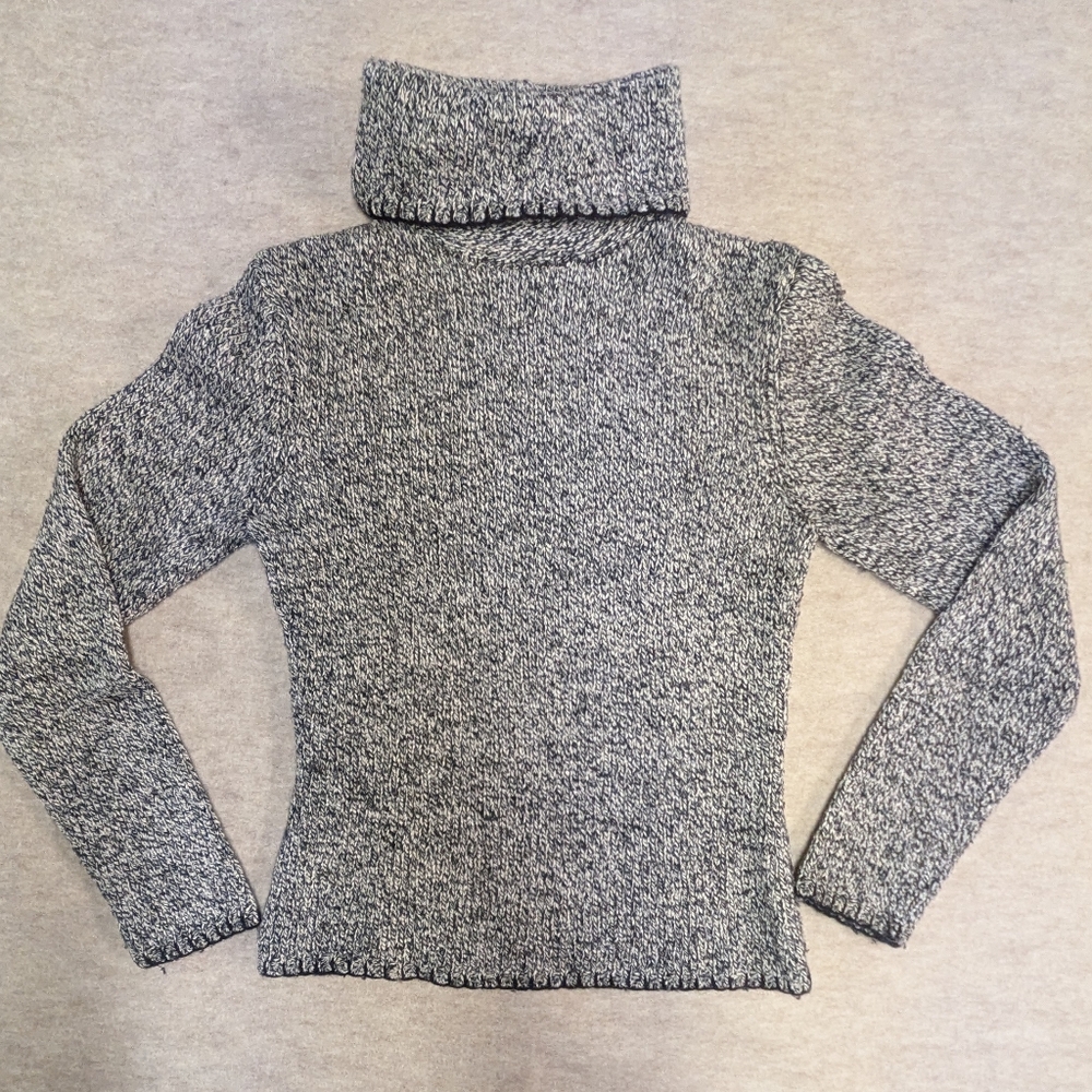 Silk Blend Black & White Turtle Neck Sweater Moda International Size Medium